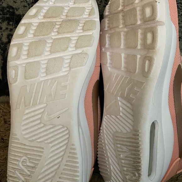 SOLD! Nike oketo shoes - Picture 4 of 4